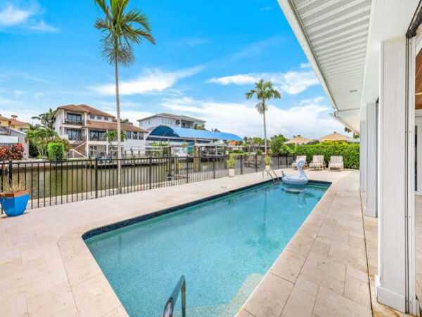 Naples Luxury Vacation Rental Sleeps Six Guests