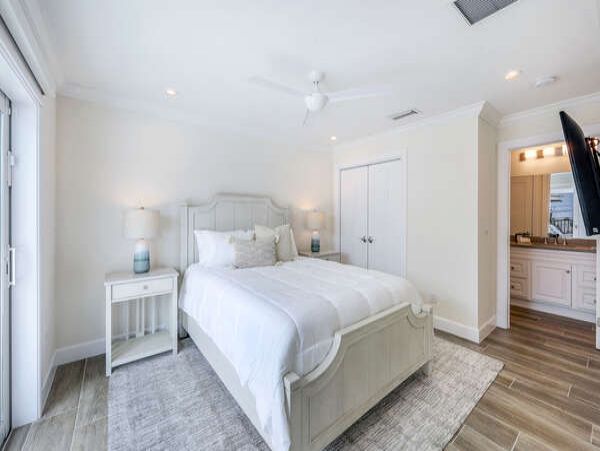 Naples Luxury Vacation Rental Sleeps Six Guests