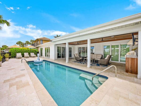 Naples Luxury Vacation Rental Sleeps Six Guests