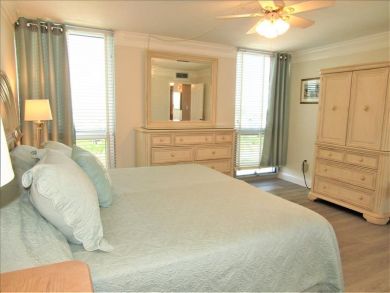 Longboat Key  2 Bedroom Condo On Beach Sleeps 4 Guests