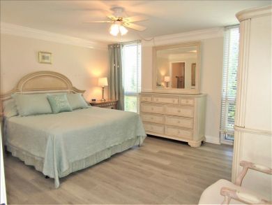 Longboat Key  2 Bedroom Condo On Beach Sleeps 4 Guests
