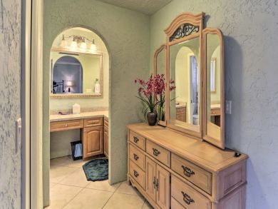 Cape Coral Three Bedroom Canal Front Vacation Home Sleeps 8