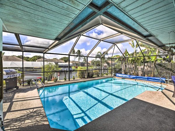 Canal Front Three Bedroom Pool Home in Cape Coral Sleeps 8