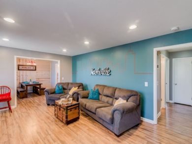 Nashville Three Bedroom Rental Home Sleeps 10