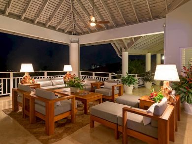 Golf Course and Sea View 7 Bedrooms Vacation Home in Jamaica