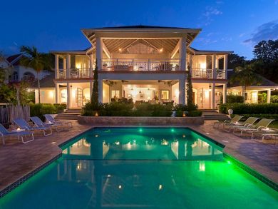 Golf Course and Sea View 7 Bedrooms Vacation Home in Jamaica