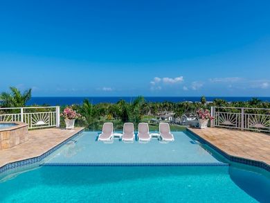 Golf Course and Sea View 7 Bedrooms Vacation Home in Jamaica
