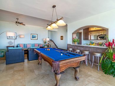Golf Course and Sea View 7 Bedrooms Vacation Home in Jamaica