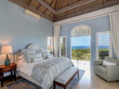 Golf Course and Sea View 7 Bedrooms Vacation Home in Jamaica