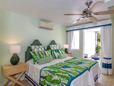 Golf Course and Sea View 7 Bedrooms Vacation Home in Jamaica