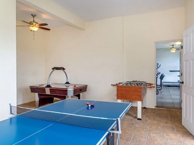 Golf Course and Sea View 7 Bedrooms Vacation Home in Jamaica