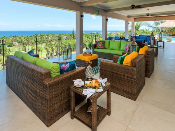 Luxury Oceanfront Vacation Villa in Montego Bay Sleeps Ten