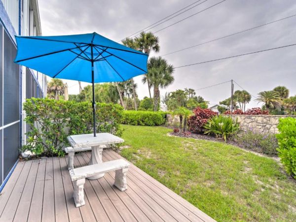 Longboat Key Vacation Home Sleeps Four Short Walk to Beach