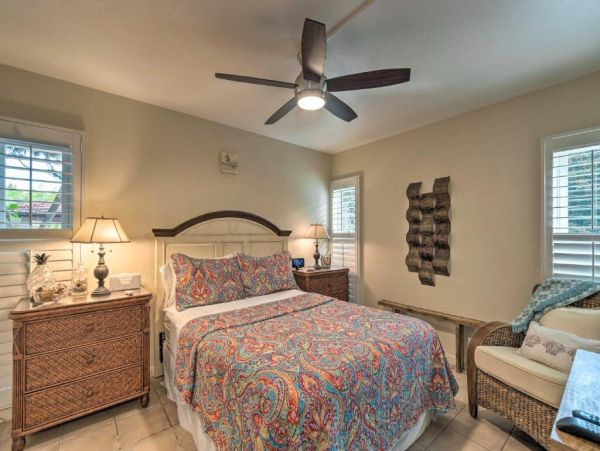 Longboat Key Vacation Home Sleeps Four Short Walk to Beach