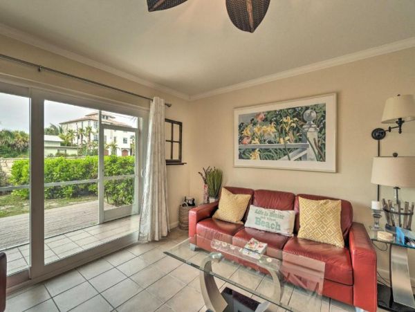 Longboat Key Vacation Home Sleeps Four Short Walk to Beach