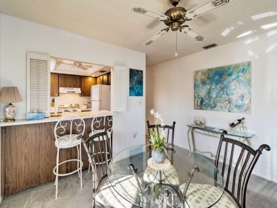 Holmes Beach 2 Bedroom Vacation Condo Sleeps 6 Walk to Beach