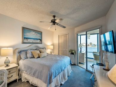 Holmes Beach 2 Bedroom Vacation Condo Sleeps 6 Walk to Beach