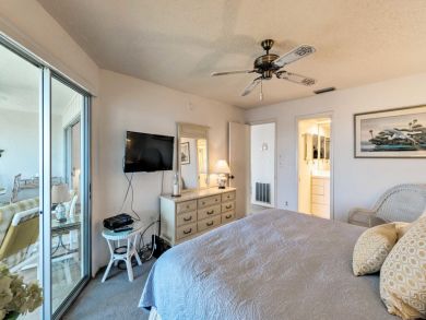 Holmes Beach 2 Bedroom Vacation Condo Sleeps 6 Walk to Beach
