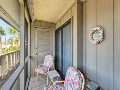 Holmes Beach 2 Bedroom Vacation Condo Sleeps 6 Walk to Beach
