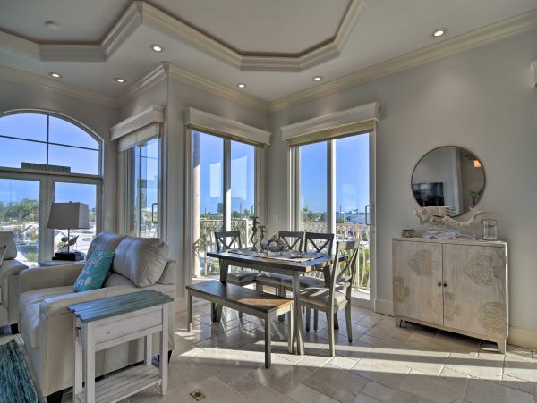 Bradenton Beach Vacation Home Sleeps 8 Short Walk to Beach