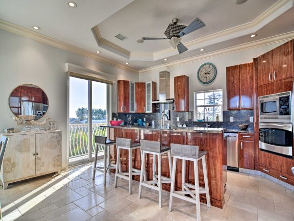 Bradenton Beach Vacation Home Sleeps 8 Short Walk to Beach