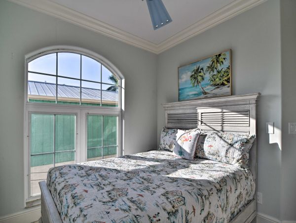 Bradenton Beach Vacation Home Sleeps 8 Short Walk to Beach