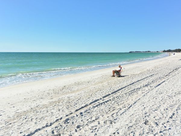 Bradenton Beach Vacation Home Sleeps 8 Short Walk to Beach