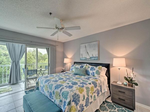 Holmes Beach 2 Bedroom Vacation Condo Rental Sleeps 6 Guests