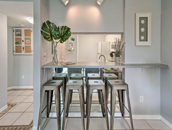Holmes Beach 2 Bedroom Vacation Condo Rental Sleeps 6 Guests