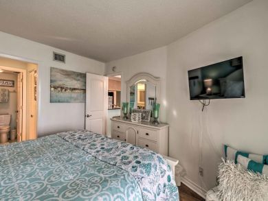 Waterfront Anna Maria Island 2 Bedroom Condo w/Pool & Beach