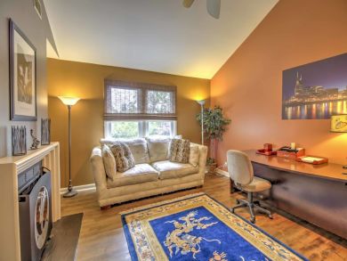 Three Bedroom, 2 Bathroom Rental Home with Loft Sleeps 10