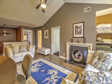 Three Bedroom, 2 Bathroom Rental Home with Loft Sleeps 10