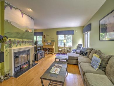 Three Bedroom, 2 Bathroom Rental Home with Loft Sleeps 10
