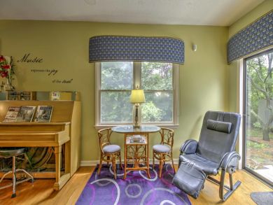 Three Bedroom, 2 Bathroom Rental Home with Loft Sleeps 10