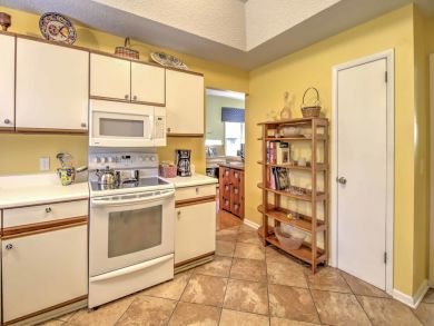 Three Bedroom, 2 Bathroom Rental Home with Loft Sleeps 10