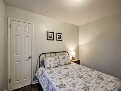 Nashville 3 Bedrooms, 1.5 Bathroom Rental Home Sleeps Six