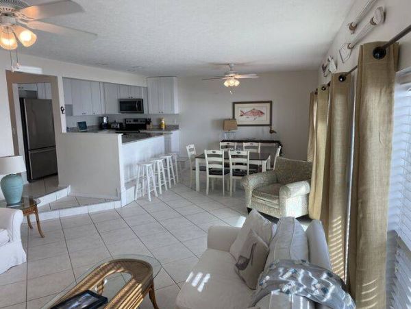 Gulf-Front Vacation 3 Bedroom Condo Sleeps 8 Guests