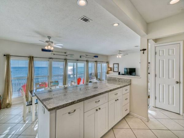 Gulf-Front Vacation 3 Bedroom Condo Sleeps 8 Guests
