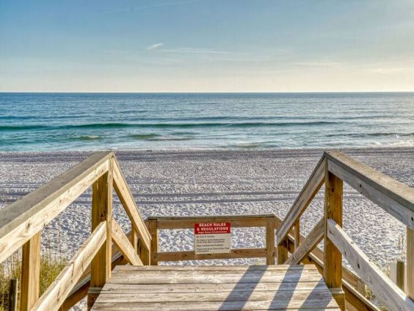 Gulf-Front Vacation 3 Bedroom Condo Sleeps 8 Guests
