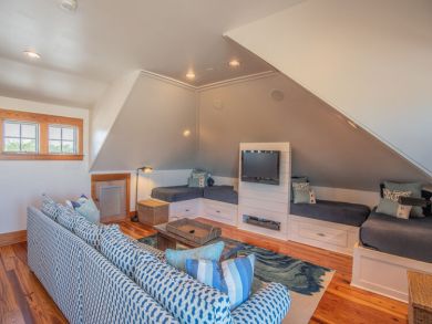 Ultra Fab Home with Private Beach Access