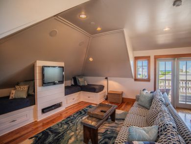 Ultra Fab Home with Private Beach Access