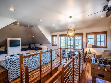 Ultra Fab Home with Private Beach Access