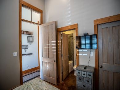 Ultra Fab Home with Private Beach Access