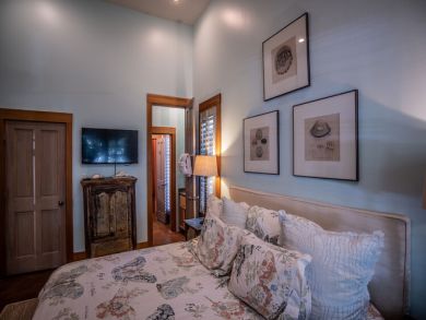 Ultra Fab Home with Private Beach Access