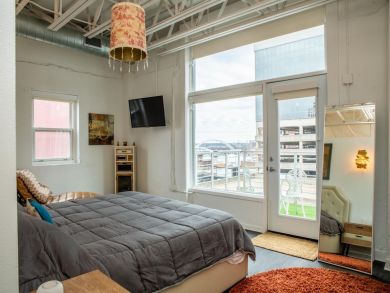 Furnished Luxury Two Bedroom Rental in Nashville Sleeps 6