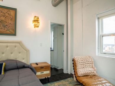 Furnished Luxury Two Bedroom Rental in Nashville Sleeps 6