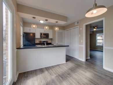 Nashville 2 Bedroom 2 Bathroom Updated Apartment - Sleeps 4