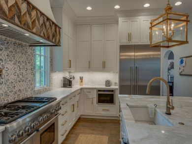 High-End Nashville Four Bedroom Pool Home Sleeps 10.