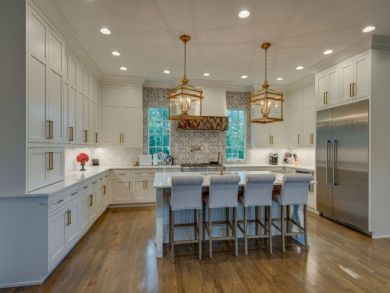 High-End Nashville Four Bedroom Pool Home Sleeps 10.