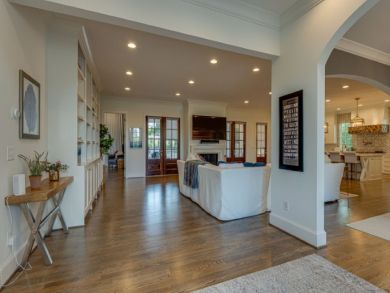 High-End Nashville Four Bedroom Pool Home Sleeps 10.